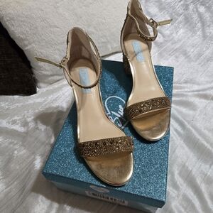 Betsy Johnson Gold Embellished Ankle-Strap Women's Sandals Size 7 1/2 EUC